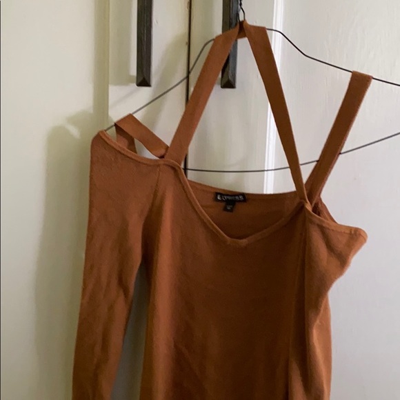 Express cropped v-neck off the shoulder sweater - Picture 4 of 5